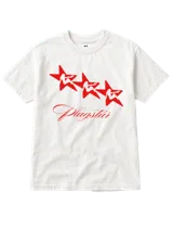 Remera blanca de manga corta con cuello redondo, presenta un estampado frontal con tres estrellas rojas que contienen siluetas blancas y la palabra Plagstar en tipografía cursiva roja.