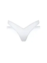 Bombacha tipo thong de talle bajo, color blanco, confeccionada en microfibra suave con diseño de escote en V y aberturas laterales con detalles de encaje elástico.