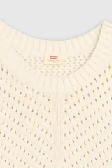 Sweater de punto crochet color beige, de cuello redondo y mangas largas, con patrón de tejido en relieve en forma de V en el frente.