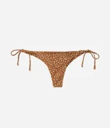 Bombacha de bikini de microfibra con estampado animal print estilo Bambi, color marrón, con cordones finos laterales para ajustar y punteras decorativas.