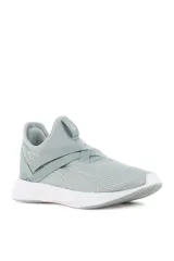 Championes deportivos Puma Radiate Xt Pattern Wn's para mujer, en color negro con detalles y logo en rosado claro.