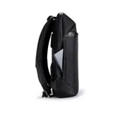 Mochila urbana Baleine modelo Aspen, color negro, con diseño minimalista y compartimento para laptop. Fabricada en poliéster impermeable, cuenta con múltiples bolsillos organizadores, bolsillo trasero oculto de seguridad y correa para sujetar a valijas.