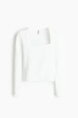 Top blanco de manga larga en microfibra suave, con escote cuadrado y busto forrado.