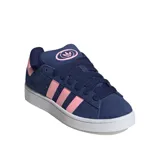 Championes Adidas Campus 00S W, color azul marino con detalles en rosa. Presentan capellada de gamuza, las tres franjas icónicas en rosa, forro interior en rosa y suela de goma blanca gruesa. El nombre "CAMPUS" está estampado en dorado en el lateral.