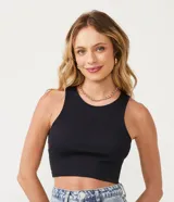 Top cropped sin mangas, color marrón oscuro, de corte ajustado al cuerpo y cuello redondo. Presenta textura acanalada.