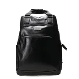 Mochila urbana North Sails modelo Tronco, confeccionada en cuero sintético negro. Cuenta con compartimento principal con espacio para notebook, múltiples bolsillos exteriores e interiores con cierre, y manijas superiores para llevar como bolso.