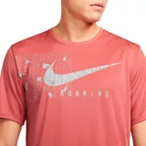 Remera deportiva Nike Dri-FIT UV Miler Run Division para hombre, color salmón, con estampado City Grid reflectivo en el frente y logo Nike en blanco.
