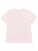 Remera blanca de manga corta con estampa frontal inspirada en "Fish Bar" en tonos rojos y azules.