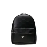 Mochila Tiffosi Deluxe color negro con diseño geométrico hexagonal grabado en relieve. Cuenta con un compartimento principal con cierre, un bolsillo frontal con cierre y detalle de logo metálico en la parte delantera.