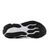 Championes de running New Balance modelo 460 v4, color negro con detalles en verde claro y celeste. Presentan una parte superior de malla transpirable, logo N lateral y entresuela blanca acolchada.