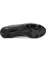 Championes de fútbol Under Armour Shadow Select 3 FG, con diseño estampado en blanco y negro. Presentan parte superior de piel sintética suave, plantilla de EVA para mayor comodidad y suela de TPU con tacos cónicos para tracción en superficies naturales firmes.