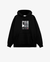 Buzo hoodie negro marca Obey, con bolsillo tipo canguro y estampa fotográfica en blanco y negro de un semáforo y un grafiti en Los Ángeles.