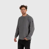 Sweater de algodón con cuello redondo, diseño de tejido fino y terminación con efecto lavado.