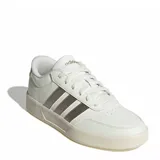 Championes Adidas Breaknet 3.0 de estilo urbano inspirado en el tenis, con capellada sintética blanca y las icónicas tres tiras laterales en color gris. Presenta suela de goma en tono crema y cierre mediante cordones.