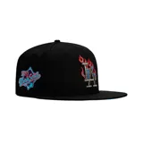 Gorra New Era 59FIFTY de los Los Angeles Dodgers, color negro, con logo del equipo bordado al frente con llamas, parche lateral de la Serie Mundial de 1988 y visera plana.