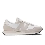 Championes New Balance 237 de hombre, color blanco con detalles en gris.