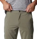 Pantalón de trekking Columbia modelo Tech Trail II Pant Trail, color verde militar, con diseño recto y elástico parcial en la cintura.