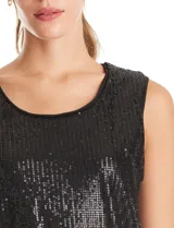 Blusa sin mangas de lentejuelas negras, con escote redondo y forro interno a tono.