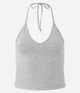 Musculosa corta de algodón color gris, con escote halter y espalda descubierta.
