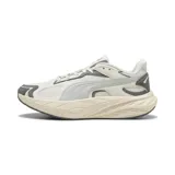 Championes Puma Hypnotic LS 2, color gris claro con detalles en gris oscuro y suela chunky de plataforma en tono tostado.