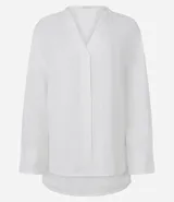 Camisa oversize Marfinno de viscolino color blanco, con cuello mao, escote en V con cierre frontal de botones y mangas largas.