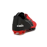Championes de fútbol Diadora Striker II MD, color rojo y negro, con cordones rojos y logo de la marca en blanco.