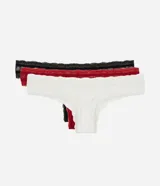 Kit de tres bombachas tipo bikini confeccionadas en tejido laise con jacquard floral y terminaciones de encaje, en colores blanco, rojo y negro.