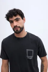 Remera Brooksfield de manga corta, color celeste con efecto gastado, fit regular y cuello redondo.