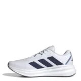 Championes de running Adidas Galaxy 7, color blanco con detalles en azul marino. Presentan un diseño de malla transpirable, cierre con cordones y suela con tecnología Cloudfoam para mayor amortiguación.