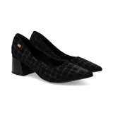 Zapato de tacón Usaflex modelo Isabella, de color marrón con textura efecto cocodrilo y acabado de ante, punta fina y tacón bloque ancho.