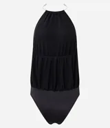 Body de microfibra color negro con diseño de frente única y detalle de adorno metálico tipo collar en el cuello. Presenta una caída fluida y espalda descubierta, ideal para un look sofisticado.