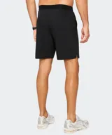 Short de entrenamiento Fabletics modelo The Fundamental II, color gris con calza interna negra ajustada. Cuenta con cintura elástica ancha y pequeño logo reflectante en el lateral.