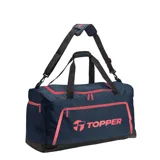 Bolso deportivo Topper Training Mediano, color azul con detalles en coral, logo de la marca estampado en el frente y base reforzada en negro. Cuenta con doble asa de mano, correa de hombro ajustable y múltiples compartimentos con cierre.