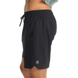 Bermuda negra marca Roark modelo Serrano de 7 pulgadas.