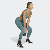 Top deportivo Adidas Powerreact Big Logo color verde con logo en el frente, espalda racer-back y banda elástica inferior.