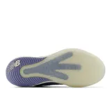 Championes de tenis New Balance 996 V6, diseñados para ofrecer velocidad, resistencia y flexibilidad en la cancha. Color lila con detalles en blanco y suela color crema.