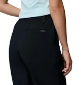 Pantalón Columbia modelo Shale Ridge Pant de color negro, con bolsillos laterales y de seguridad con cierre, cintura parcialmente elástica y rodillas articuladas.