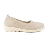 Zapato casual de mujer color beige, de tejido de punto con perforaciones y suela de goma.