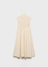 Vestido midi de diseño combinado con cuello halter y tirantes finos. Presenta un cuerpo superior de tejido texturizado con panel fruncido y una falda evasé de caída fluida. Incluye cierre de cremallera lateral.