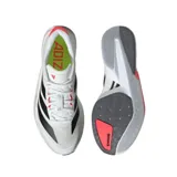 Championes de running Adidas Adizero Boston 13, color blanco con detalles en negro y rojo.