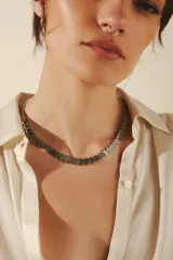 Collar plateado con diseño de corazones unidos, de 40 cm de largo.