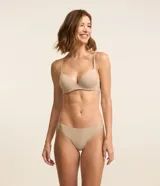 Kit de dos bombachas tanga estilo bikini confeccionadas en microfibra con corte láser, una en color negro y otra en color beige.