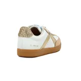 Championes deportivos para mujer, color blanco y beige, con detalles en dorado brillante y suela de goma color caramelo.