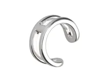 Anillo de plata 925 con diseño calado y abierto.