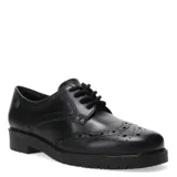 Zapatos acordonados estilo oxford de cuero negro, con detalle de perforaciones tipo brogue en la puntera y laterales, y suela de goma con plataforma baja.