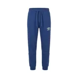 Pantalón de jogging Umbro modelo Cross, color azul, con cintura elástica con cordón de ajuste, puños en los tobillos y bolsillos laterales con cierre. Cuenta con el logo de la marca bordado en blanco en la pierna izquierda.