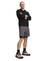 Short deportivo Under Armour de tejido ultraligero y resistente, diseñado para entrenamientos intensos. Cuenta con paneles de malla para ventilación estratégica, material elástico en cuatro direcciones que absorbe el sudor y bolsillos laterales abiertos.