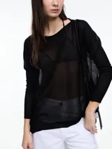 Sweater negro de lurex con escote en V, mangas largas y aberturas laterales.