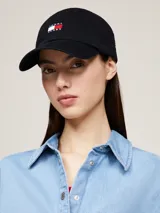 Gorra de algodón orgánico color negro con logo de Tommy Jeans bordado en el frente.