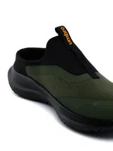 Championes deportivos destalonados Umbro Nysa para hombre, color negro, con diseño tipo slip-on y suela de goma.